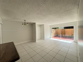 4150 NW 79th Ave, Unit 1H in Doral, FL - Building Photo - Building Photo