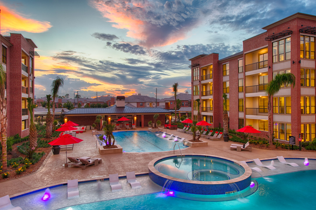 San Marino Apartments in Houston, TX - Foto de edificio