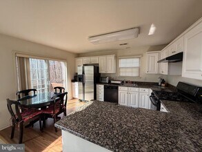 256 Fountayne Ln in Trenton, NJ - Building Photo - Building Photo