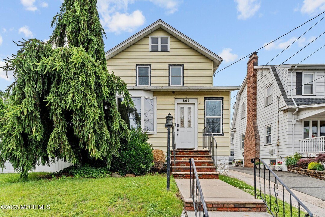 807 Chestnut St in Kearny, NJ - Building Photo