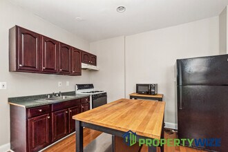 2010 E Baltimore St in Baltimore, MD - Building Photo - Building Photo