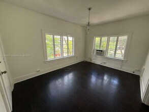 124 Mendoza Ave in Coral Gables, FL - Building Photo - Building Photo