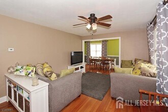 2 Mohawk Dr in Cranford, NJ - Building Photo - Building Photo