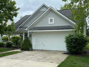 3843 Constitution Dr in Carmel, IN - Foto de edificio - Building Photo