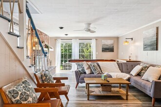 2 Dover Ave in Hampton, NH - Building Photo - Building Photo