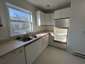 250 Ellerdale St in Saint John, NB - Building Photo - Building Photo