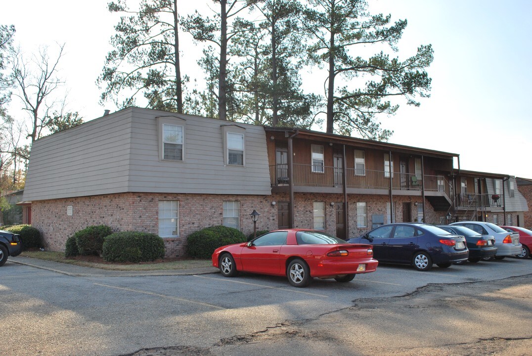 Westchimes Apartments in Hattiesburg, MS - Building Photo