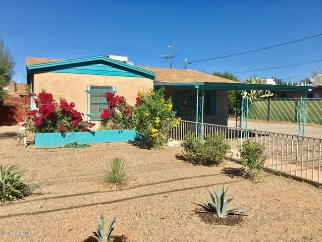 property at 1419 E Hedrick Dr