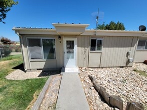 20667 Antrim Dr, Unit #3 in Greenleaf, ID - Foto de edificio - Building Photo
