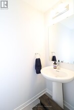 36 Stitch Mews in Ottawa, ON - Building Photo - Building Photo