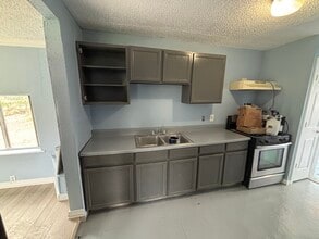 4305 Kay Cir in Houston, TX - Foto de edificio - Building Photo