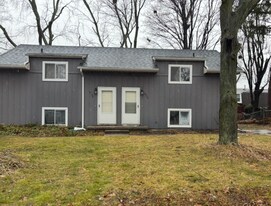6332 Norburn Way, Unit Right in Lansing, MI - Building Photo