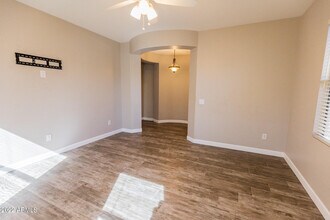 7262 W Kaler Ave in Glendale, AZ - Building Photo - Building Photo