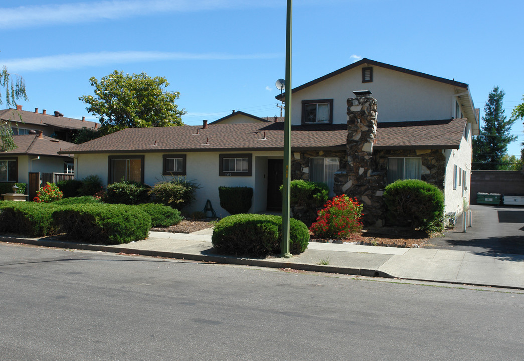 1559 Brookvale Dr in San Jose, CA - Foto de edificio