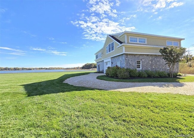 81 Old Field Rd in East Setauket, NY - Building Photo - Building Photo