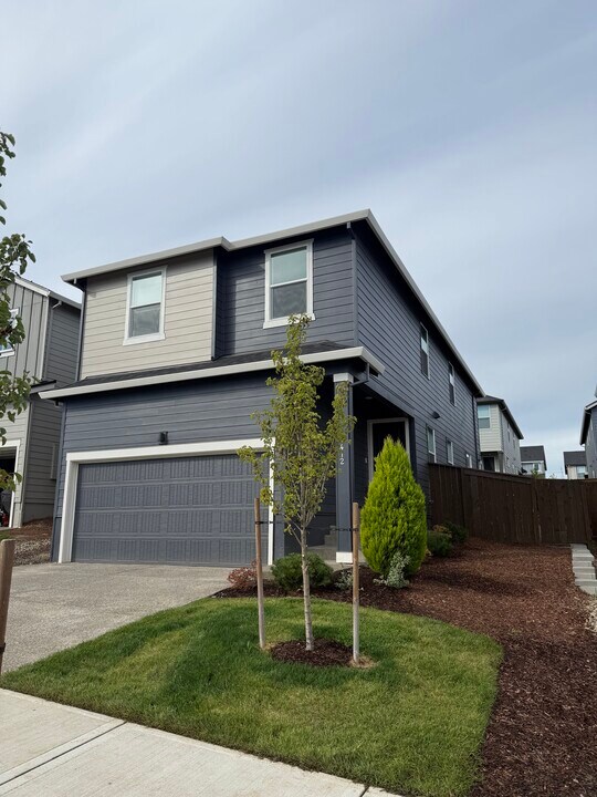 17412 NW 10th Ave in Ridgefield, WA - Building Photo