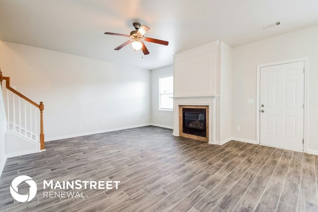 8904 Crestview Cir in Union City, GA - Building Photo - Building Photo