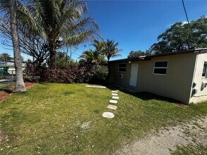 26447 SW 139th Ave in Naranja, FL - Building Photo - Building Photo