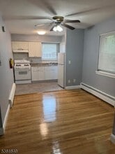268 McBride Ave in Paterson, NJ - Foto de edificio - Building Photo