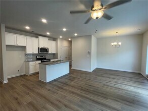 4663 Fullerton Dr in Oakwood, GA - Building Photo - Building Photo