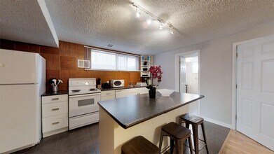 8239-893A 93a Ave NW in Edmonton, AB - Building Photo - Building Photo