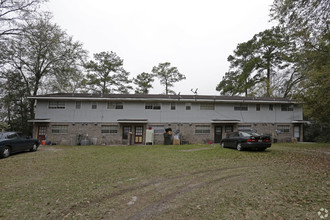 706 St Marys Dr in Waycross, GA - Building Photo - Building Photo