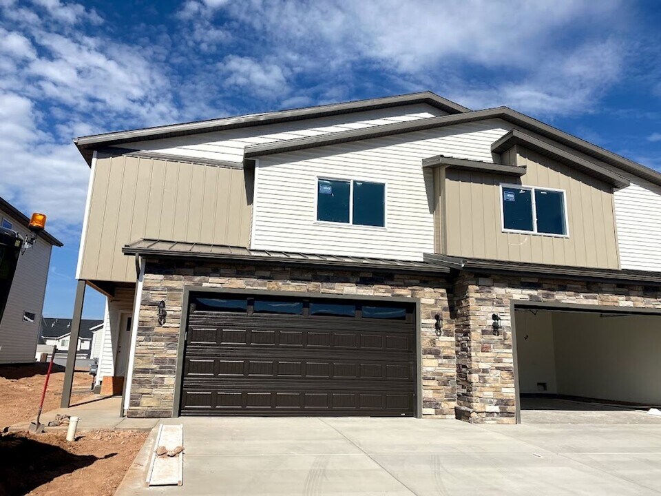 882 S 25 E in Cedar City, UT - Building Photo