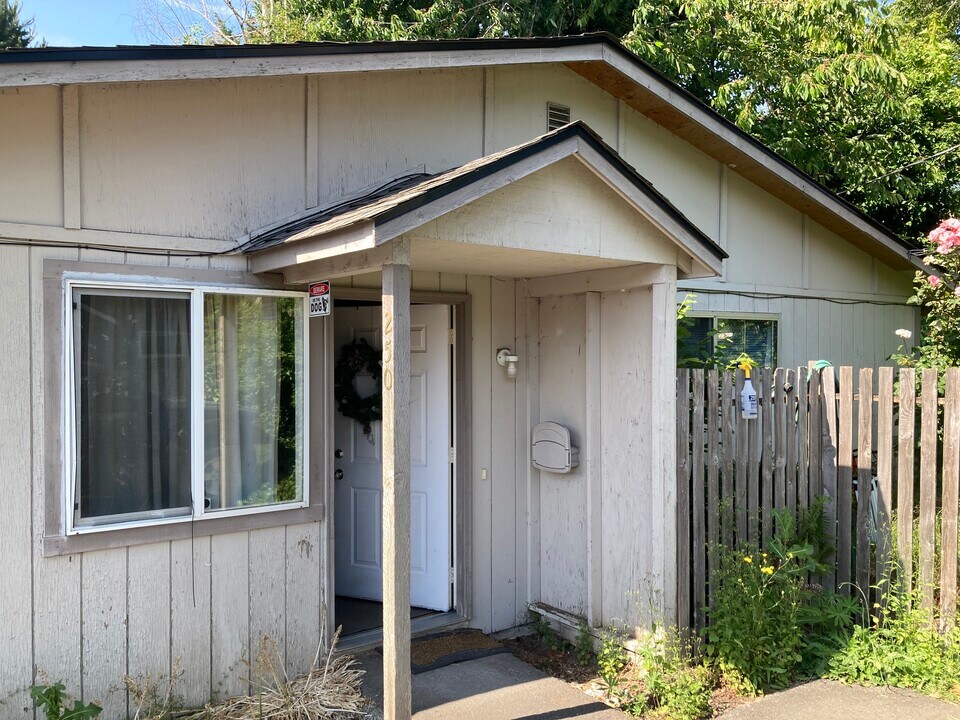 250 Rainier Blvd N in Issaquah, WA - Foto de edificio