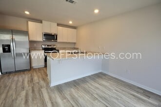 3125 Van Day Way in Crestview, FL - Building Photo - Building Photo