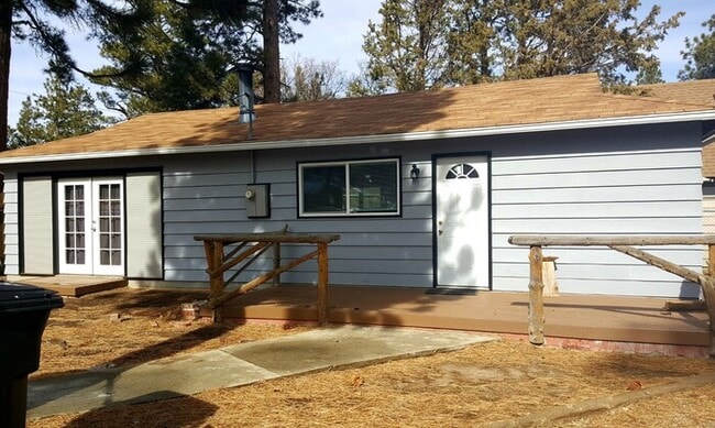 property at 564 Riverside Ave