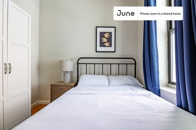 Private bedroom in 3 bed/1 bath Home in New York, NY - Building Photo - Building Photo