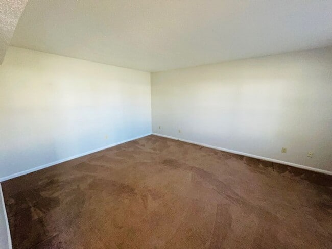 900 Stockwood Ct in High Point, NC - Building Photo - Building Photo