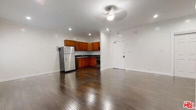 507 Loma Dr in Los Angeles, CA - Foto de edificio - Building Photo