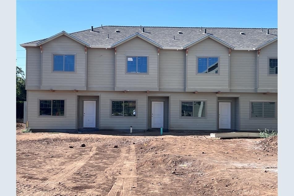 Townhomes in Chico, CA - Foto de edificio