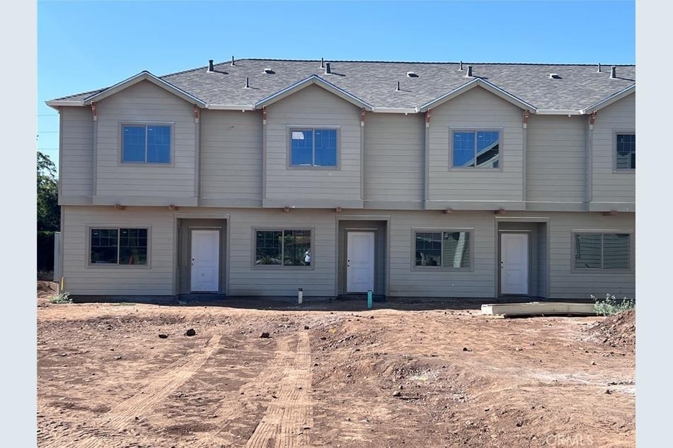 Townhomes in Chico, CA - Building Photo