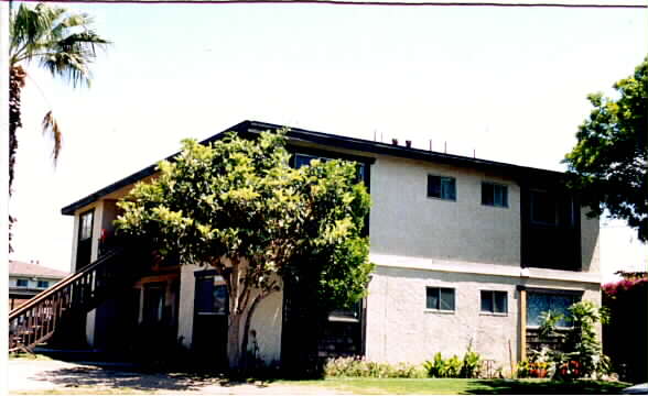 7811 Barton Dr in Huntington Beach, CA - Foto de edificio - Building Photo