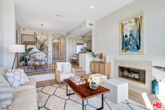 6412 Lunita Rd in Malibu, CA - Building Photo - Building Photo