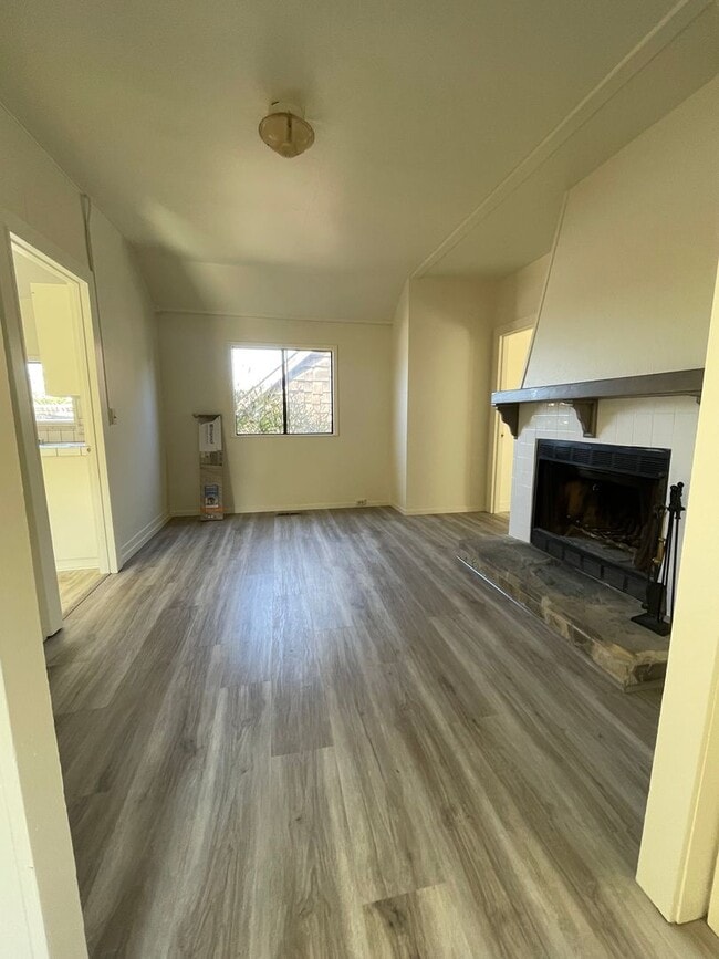 498 David Ave in Monterey, CA - Building Photo - Building Photo