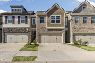 2176 Flying Spur Dr in Lithonia, GA - Building Photo