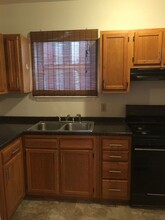 5876 Shady Forbes Terrace in Pittsburgh, PA - Building Photo - Building Photo