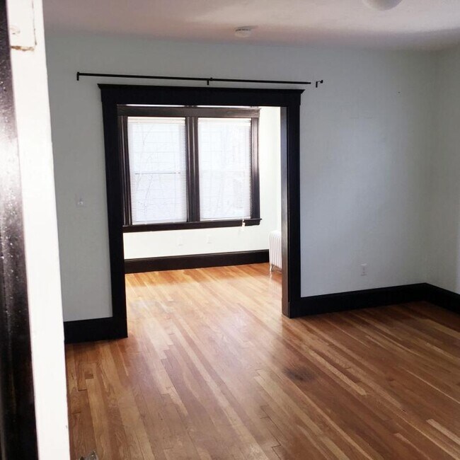 173 Hillside St, Unit 1 in Boston, MA - Foto de edificio - Building Photo