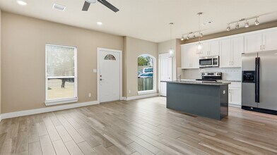 4431 Knoxville St in Houston, TX - Building Photo - Building Photo