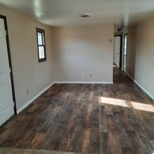 11203 Lawnford Ave in Wilmot, OH - Building Photo - Building Photo