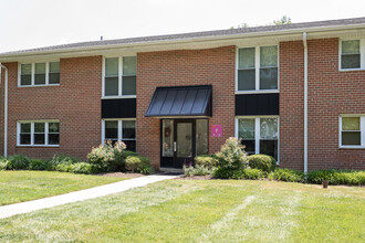 Radwyn Apartments in Bryn Mawr, PA - Building Photo - Building Photo