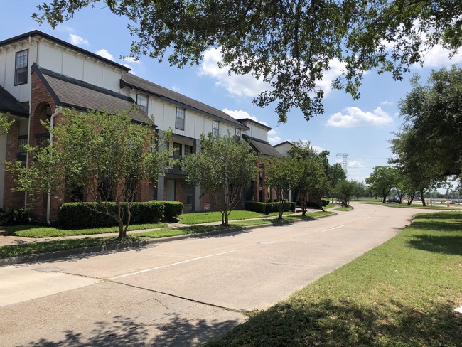 Star Braeswood Apartments photo'