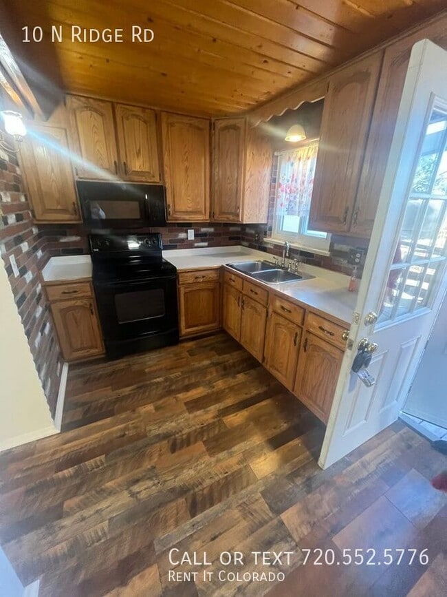 property at 10 N Ridge Rd