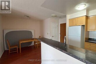 23 Lorraine Dr in Toronto, ON - Building Photo - Building Photo