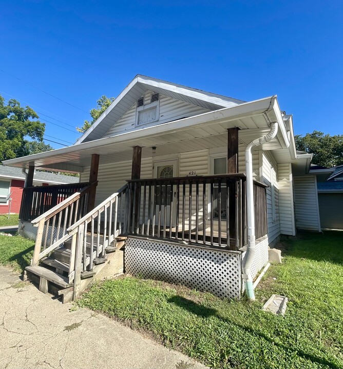 421 E 9th St in Bloomington, IN - Building Photo