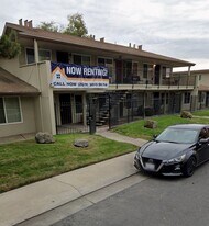 5412 Holiday Dr in Stockton, CA - Building Photo