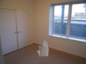 4217 W Irving Park Rd, Unit 2B in Chicago, IL - Building Photo - Building Photo